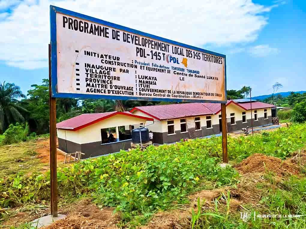 Vue sur l'ensemble des bâtiments du Centre de santé Lukaya