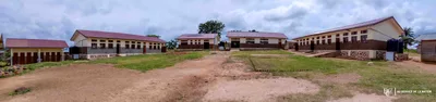 Aperçu de l'ensemble des batiments de l'école primaire Makumo