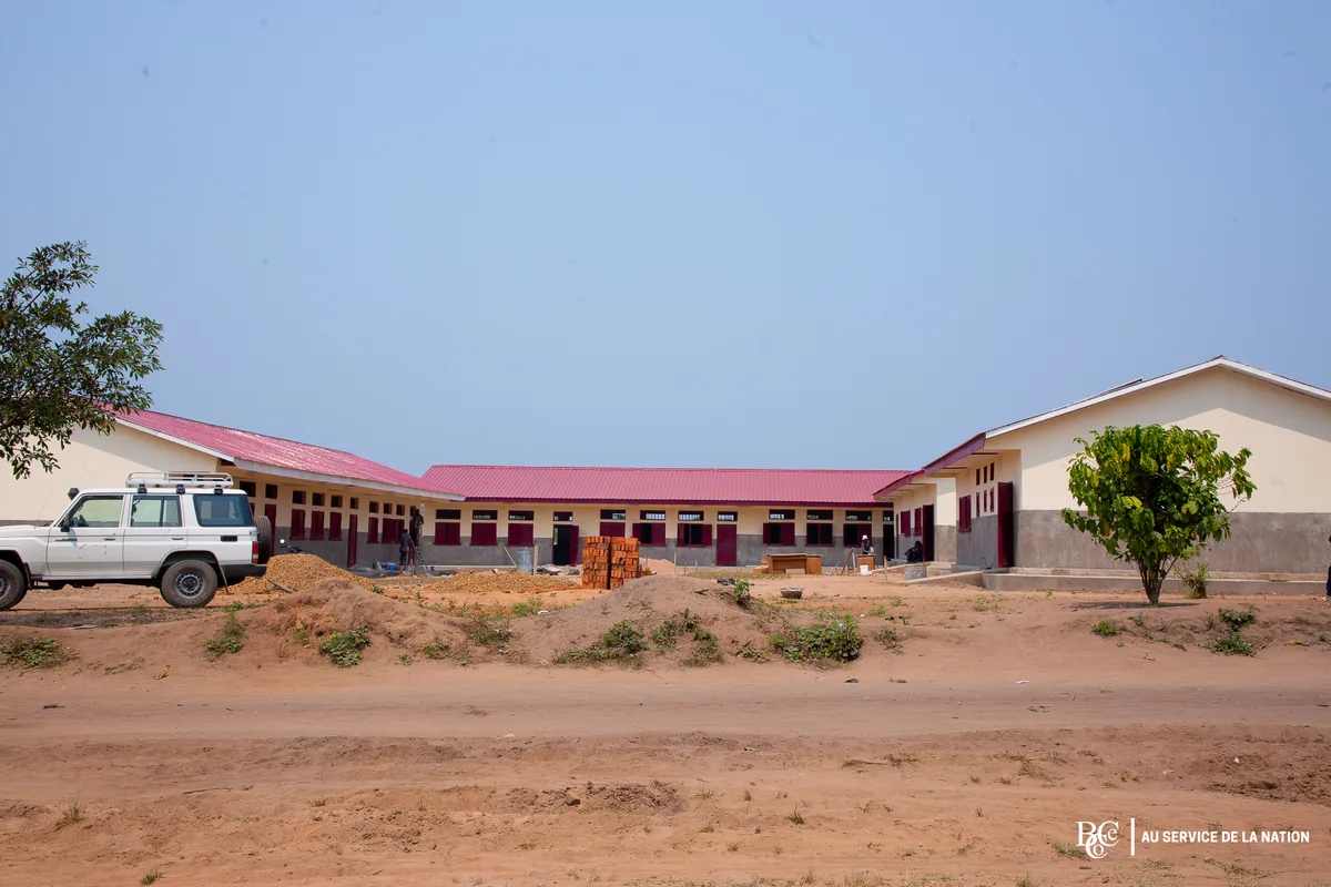 Un aperçu d'ensemble de l'école.