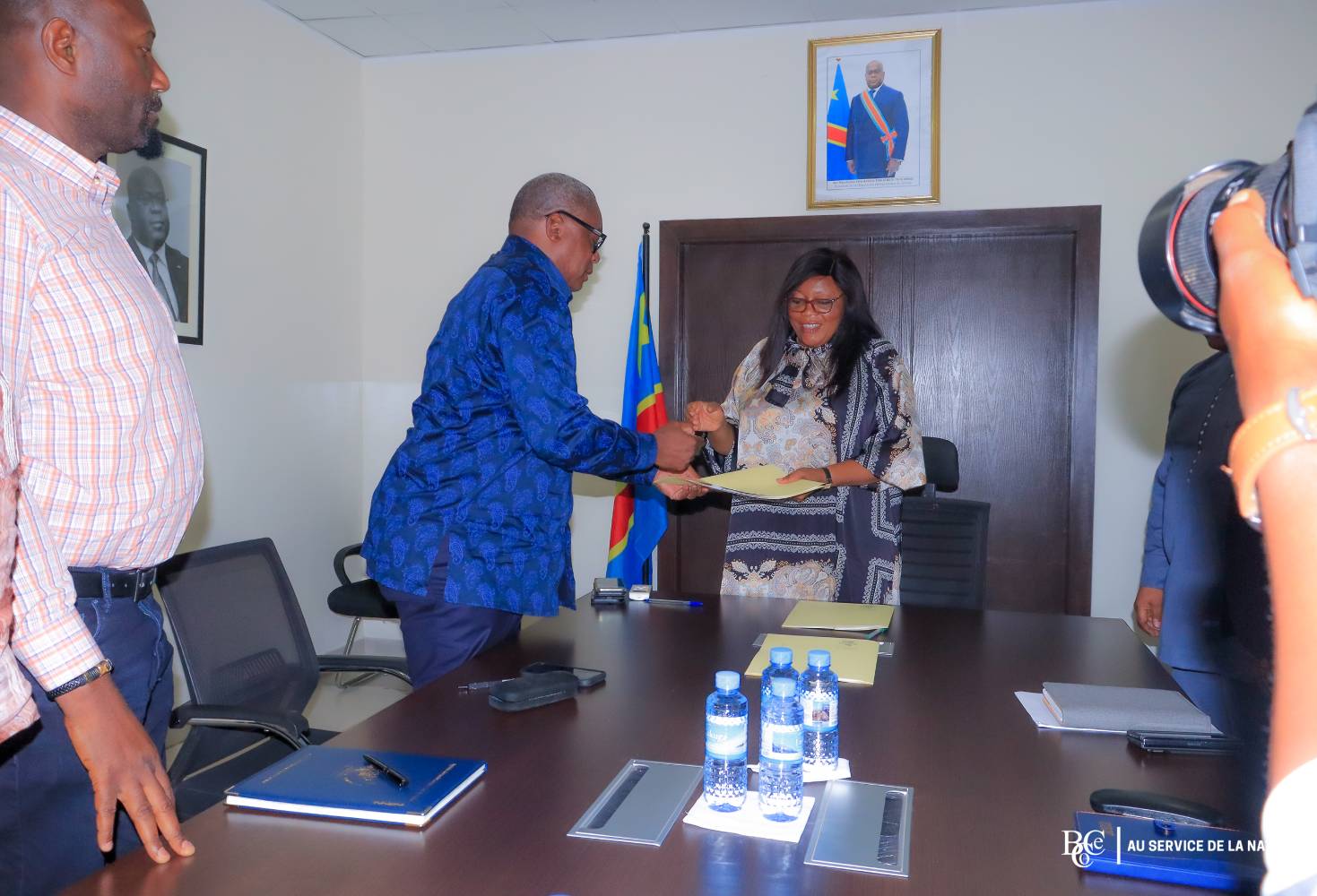 Le Tanganyika à l'heure de la modernisation : la Gouverneure Julie Ngungwa signe un protocole d'accord avec le BCeCo !