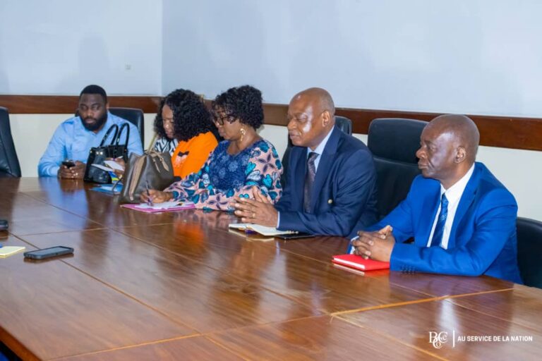 Amélioration du système de passation des marchés publics : la délégation de L'ARMP en réunion de travail avec l'équipe du BCECO 7