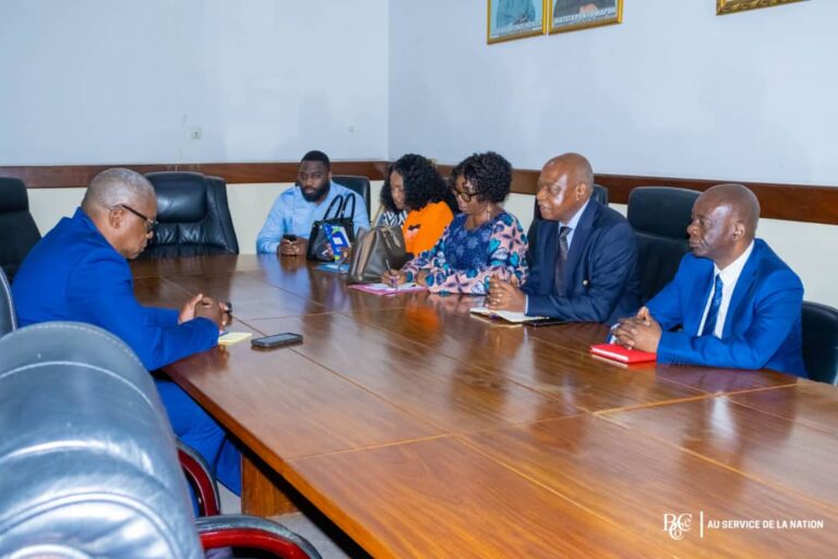 Amélioration du système de passation des marchés publics : la délégation de L'ARMP en réunion de travail avec l'équipe du BCECO 8