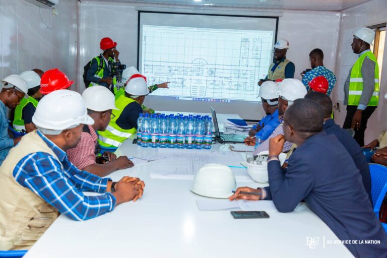 Couverture Santé Universelle _ Samuel Roger Kamba suit de près les travaux la troisième phase du centre hospitalier universitaire renaissance 1