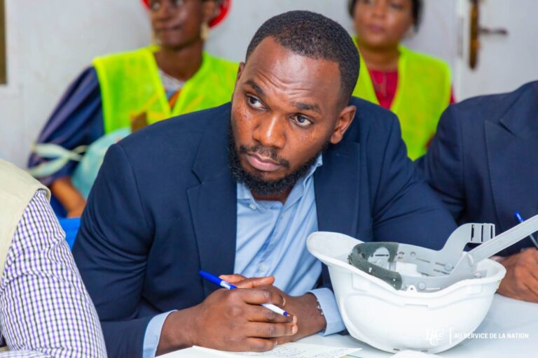 Couverture Santé Universelle _ Samuel Roger Kamba suit de près les travaux la troisième phase du centre hospitalier universitaire renaissance 6